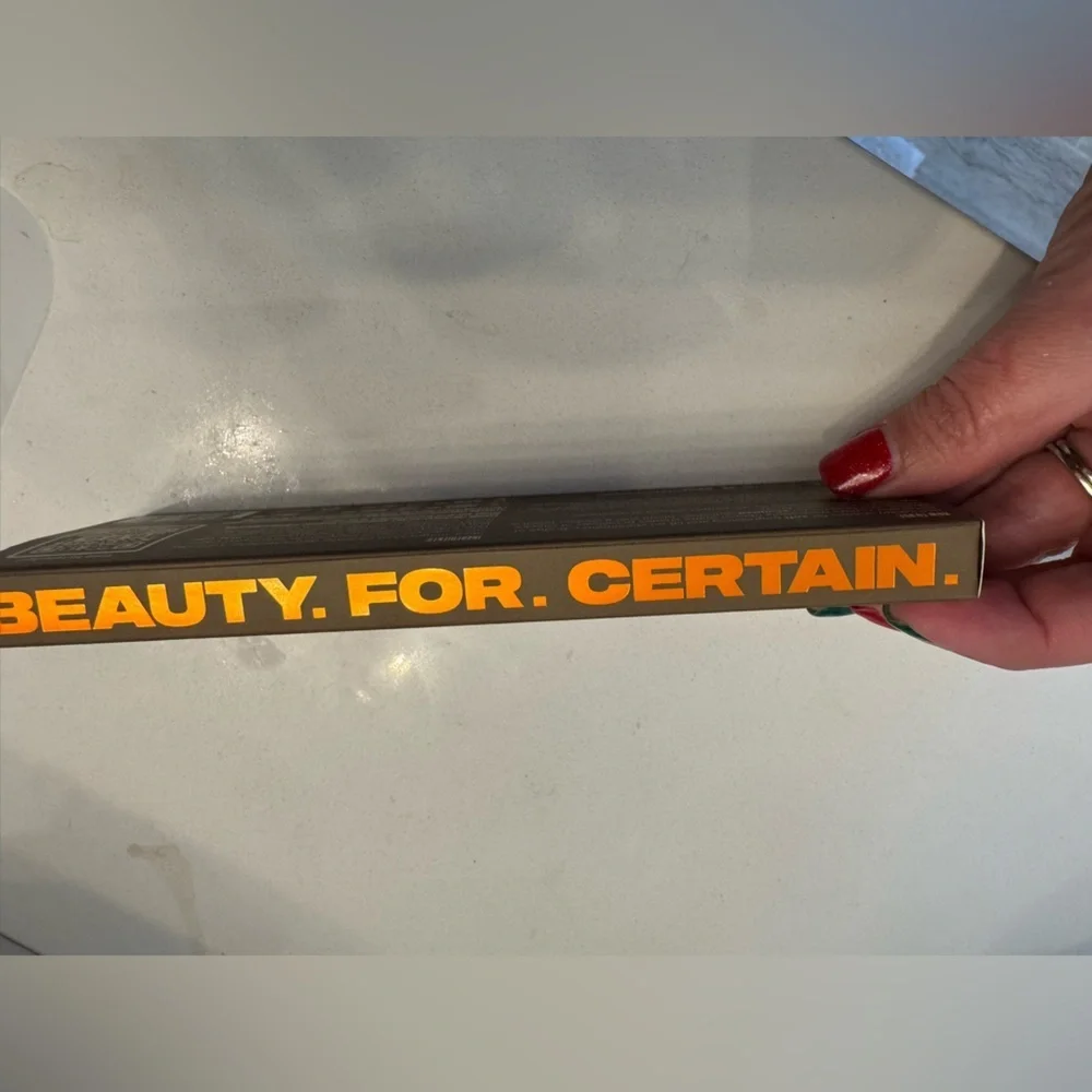Beauty For Certain Contour and Eyeshadow Palette Set- New In Box